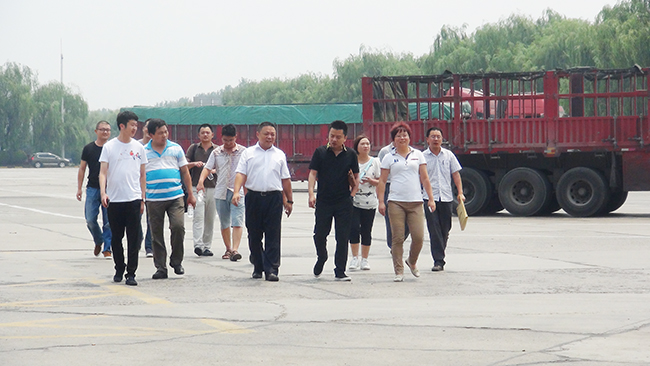 走上快車(chē)道 邁向新時(shí)代